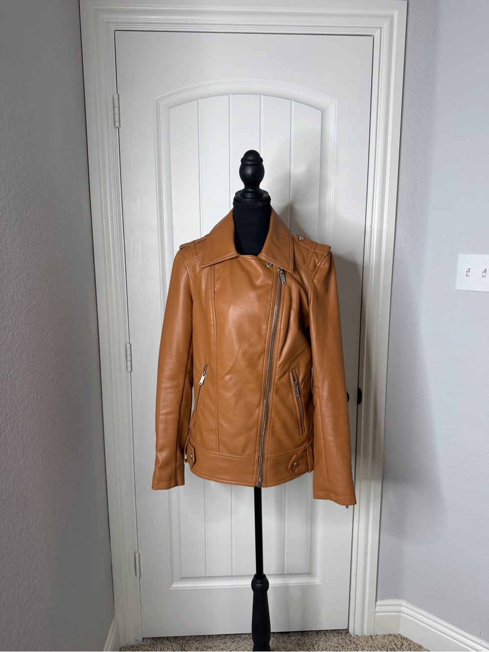 GUESS- Women's Tan Leather Moto Jacket